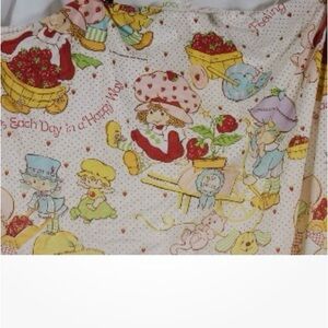 Vintage Strawberry Shortcake Print Cotton Twin fitted bed cover/sheet. (1985)